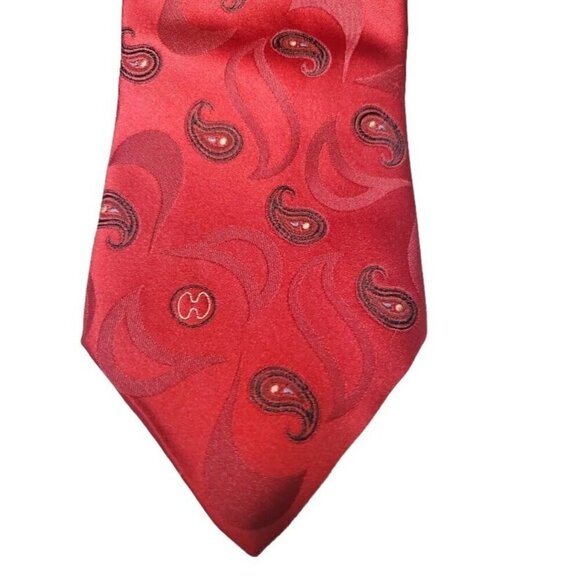 Vintage Halston Men's Red Paisley Polyester & Silk Tie - Picture 4 of 4
